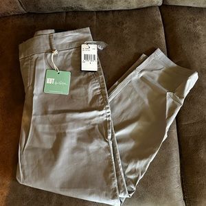 NWT KUT from the Kloth gray cropped trousers